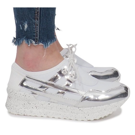 Valkoiset urheilukengät Calixte -alustalla valkoinen