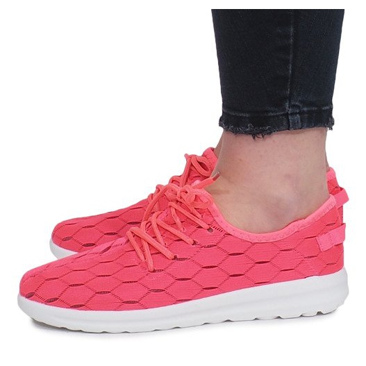 Vaaleanpunainen Urheilu Marthe