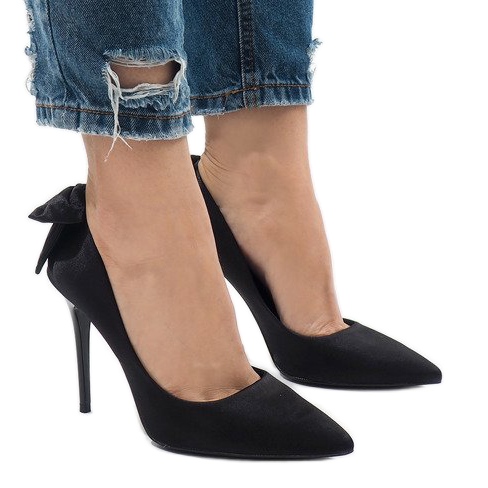 Klassiset mustat keulatapit LB-336