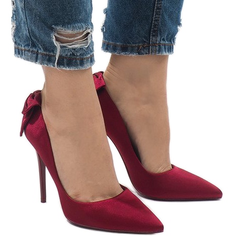 Klassiset punaiset jousitapit LB-336 punainen