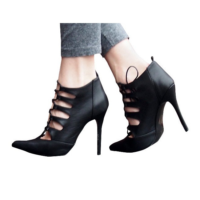 Rikkaasti sisustetut korkeat sandaalit 11033-1 musta