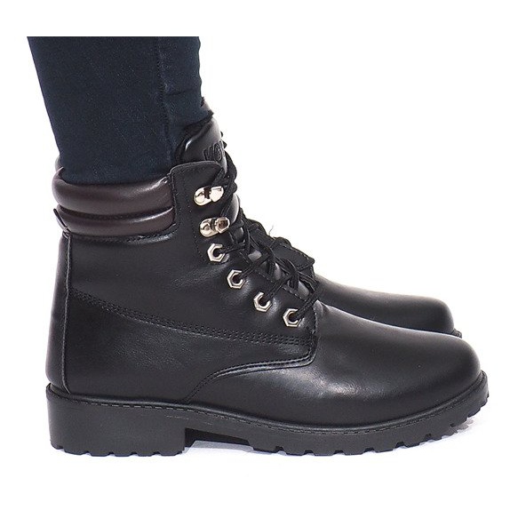 Eristetyt erottimet L697-1 musta