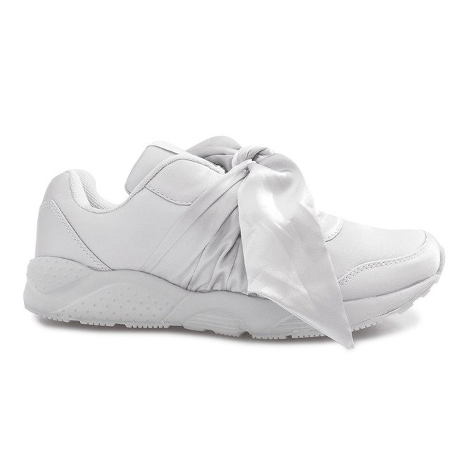 Harmaat urheilukengät Laure -jousilla