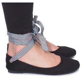 Acron mustat ballerinat ja rusetti