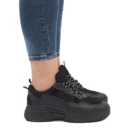 Muodikkaat mustat urheilukengät 1801