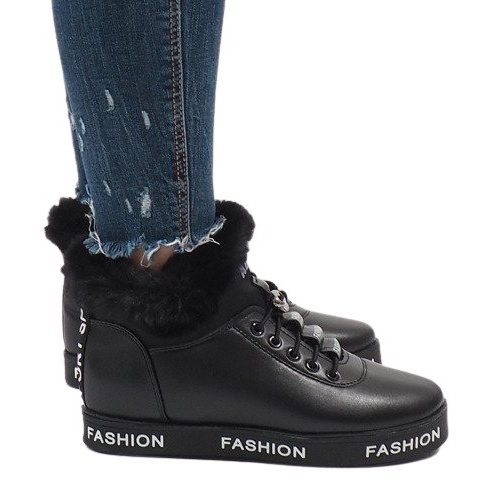 Mustat GF-ZM106 turkisvuoratut saappaat