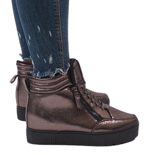 Ruskeat eristetyt lenkkarit BB-1652