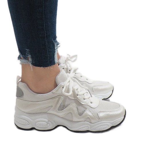 Valkoiset muodikkaat urheilukengät KB-153 valkoinen