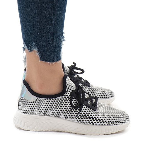 Mustat PP-45-urheilukengät