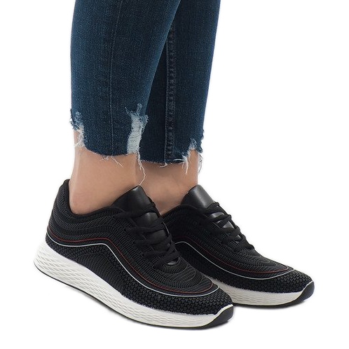 Mustat G-205-urheilukengät