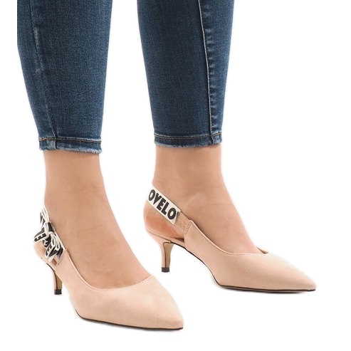 Vaaleanpunaiset pumput HD-33-kantapäässä vaaleanpunainen