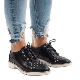 Mustat avokengät G-106-2 nastoilla