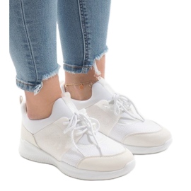 Valkoiset urheilukengät BY-069 valkoinen