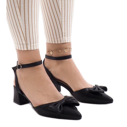 Mustat korkokengät sandaalit 1702-2