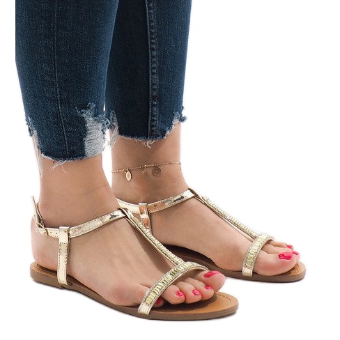 Kultaiset sandaalit koristeltu SY-644: llä kultainen