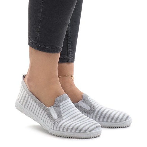 Harmaat raidalliset lenkkarit XJ-2909