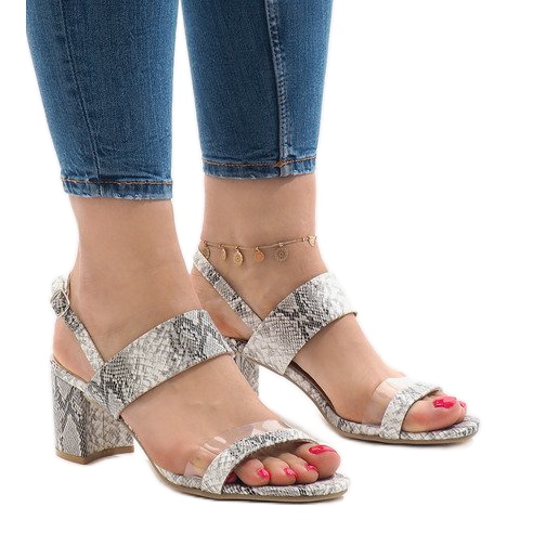 Käärme sandaalit mokka S-7346 valkoinen