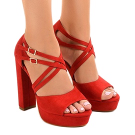 Punaiset sandaalit mokkanahalla D09 punainen