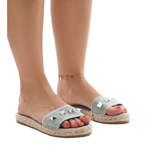 Vihreät farkutossut, joissa nastat 7087 monivärinen