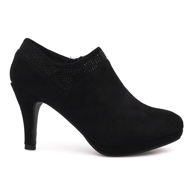 Marien mustat nilkkurit