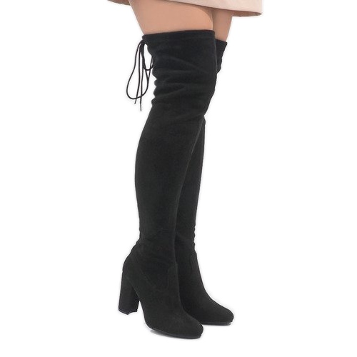 Mustat mokkanahkakengät ZH811 -pylväässä