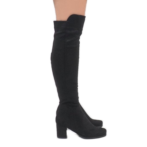 Mustat mokkanahkakengät H306 -pylväässä