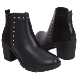 Saappaat vakaalla kantapäällä musta Y8163 musta