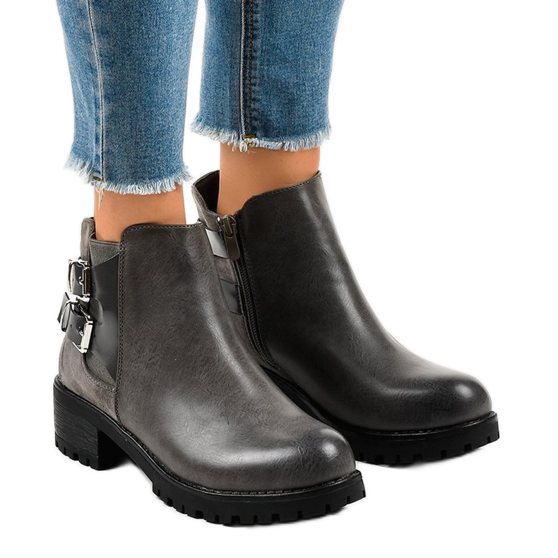 Harmaat naisten saappaat massiivisella M181 -pohjalla