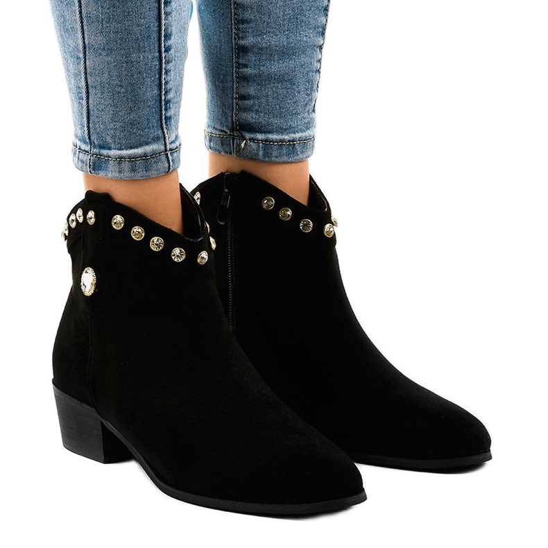 Mustat mokkanahkat koristeltu JH356: lla