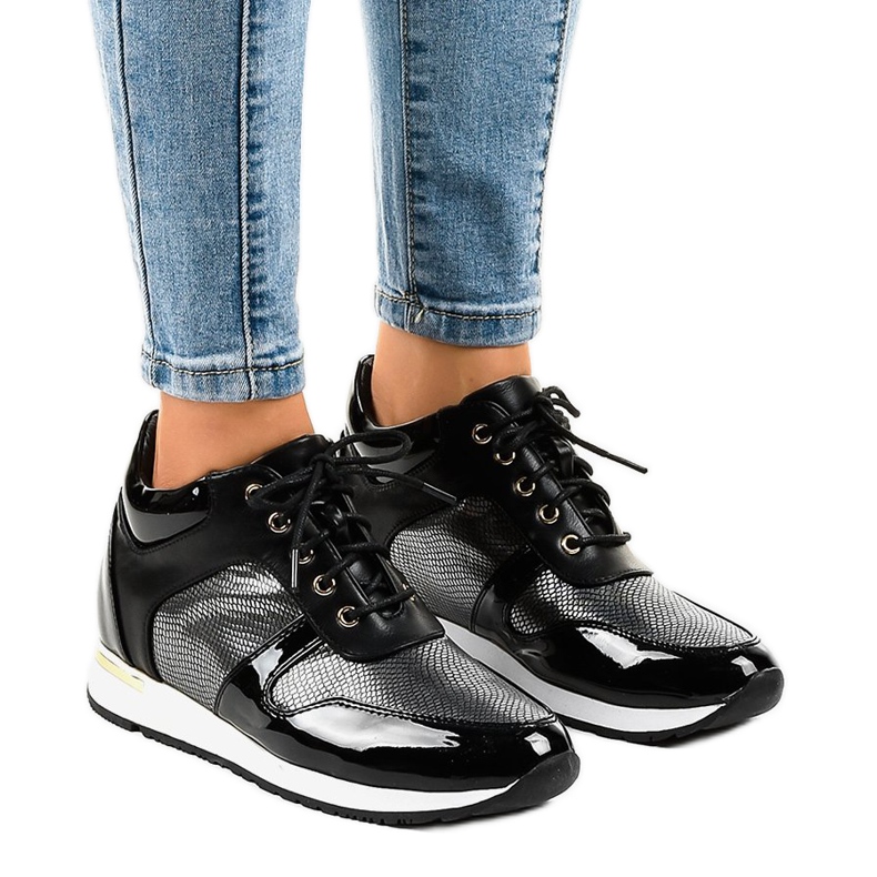 Mustat lenkkarit, joissa nauhakiillot S0054-1