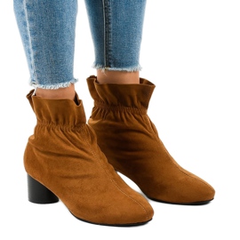 Ruskeat mokkanahkakengät JM5512M -pylväässä