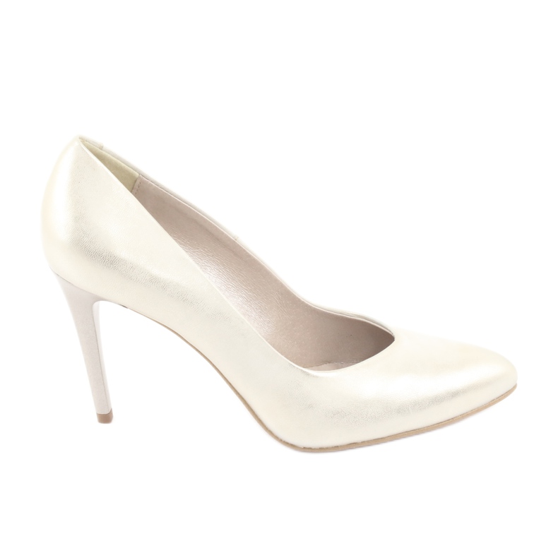 Naisten nahkapumput Golden Espinto 889 nastalla kultainen