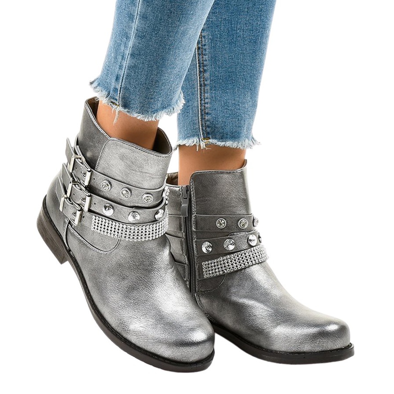 Harmaat saappaat, runsaasti koristeltu LL179