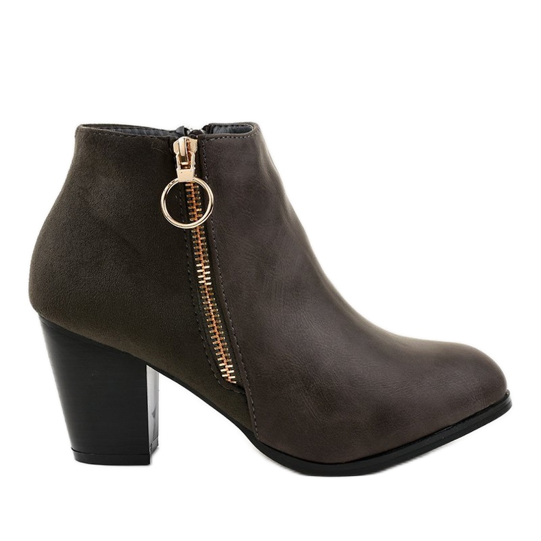 Harmaat nilkkurit, joissa A166-1-vetoketju