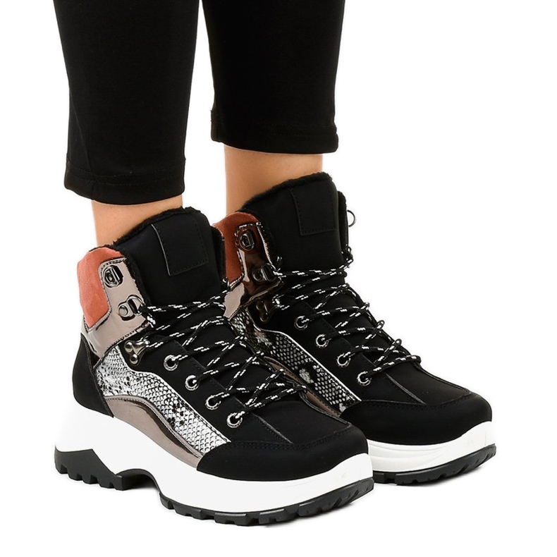 Mustat naisten eristetyt lenkkarit F-19208-1 monivärinen