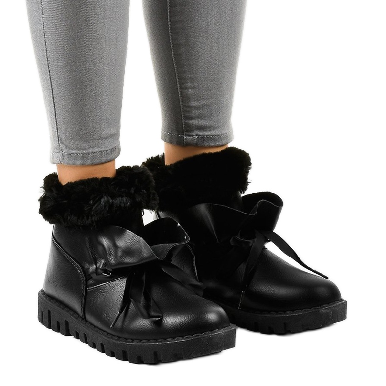 Mustat eristetyt lenkkarit 428-6 vetoketjulla