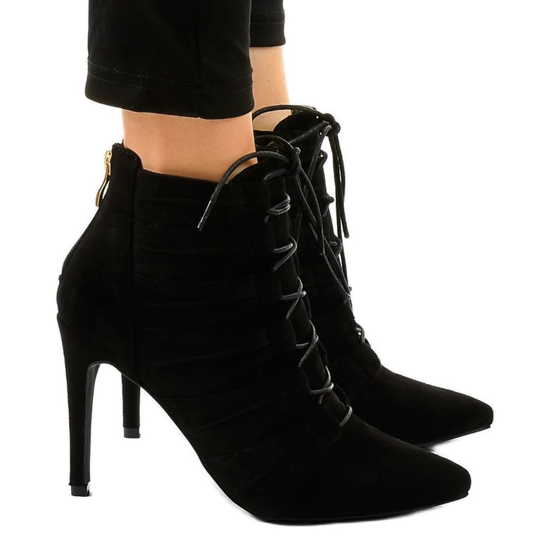 Mustat JA79 mokkanahkaiset stiletto -saappaat