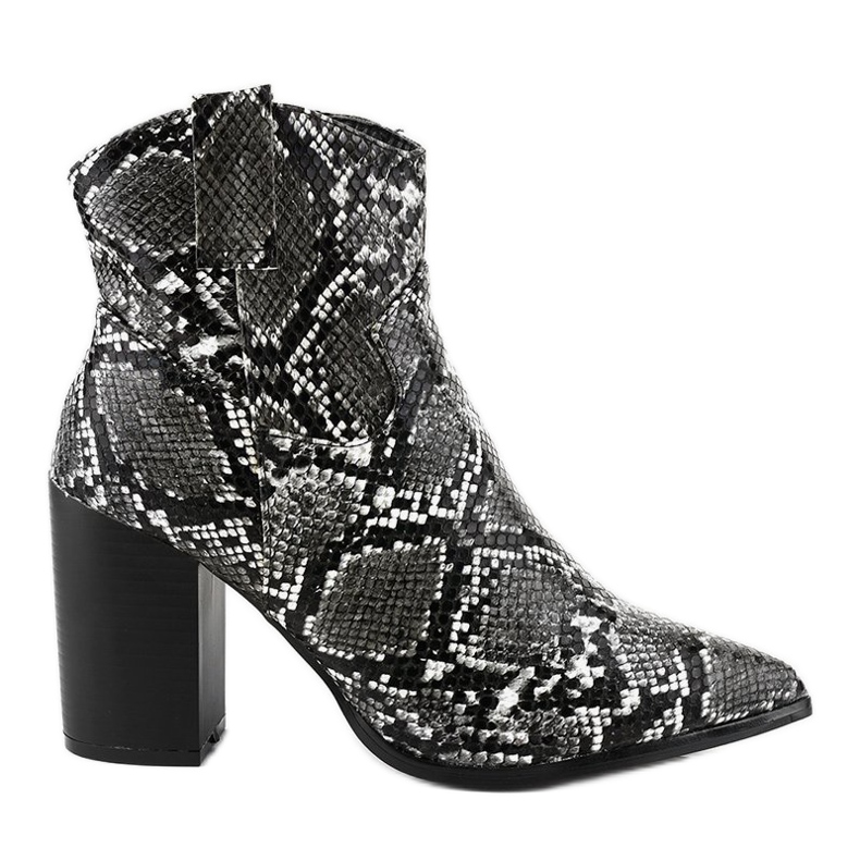 Mustat saappaat OL-11-käärmepylväässä