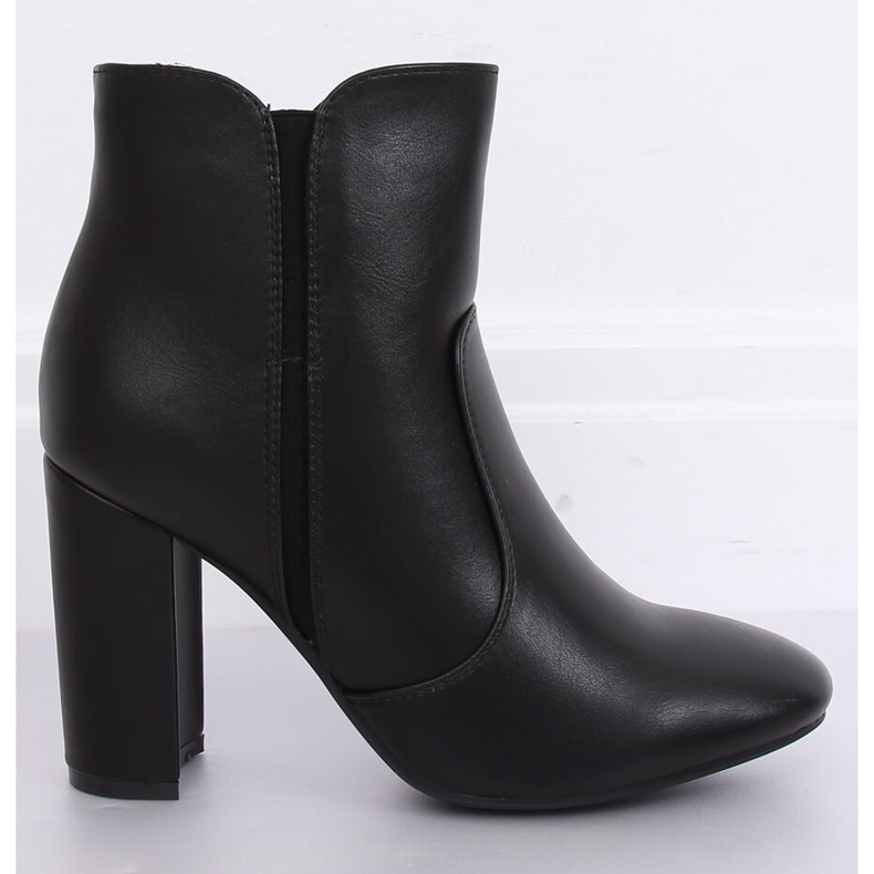 Musta 1436 Mustat korkokengät