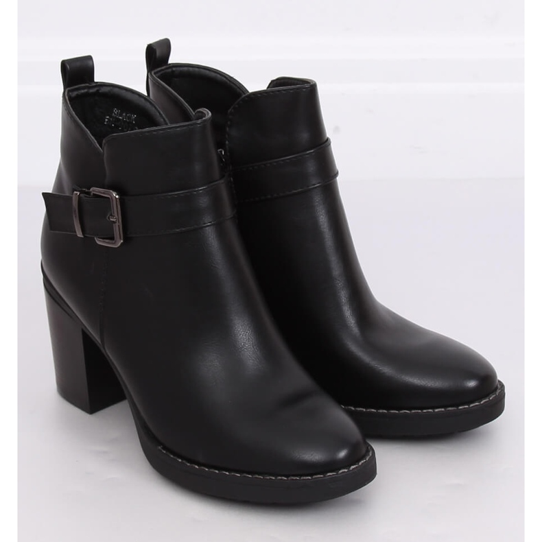 Mustat leveäkorkoiset saappaat BM-9078 Musta