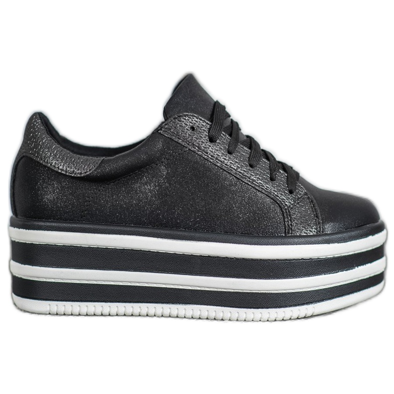 Seastar Tennarit muotialustalla musta