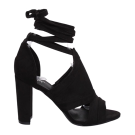 Mustat sandaalit nilkkaan sidottu NS112P Musta