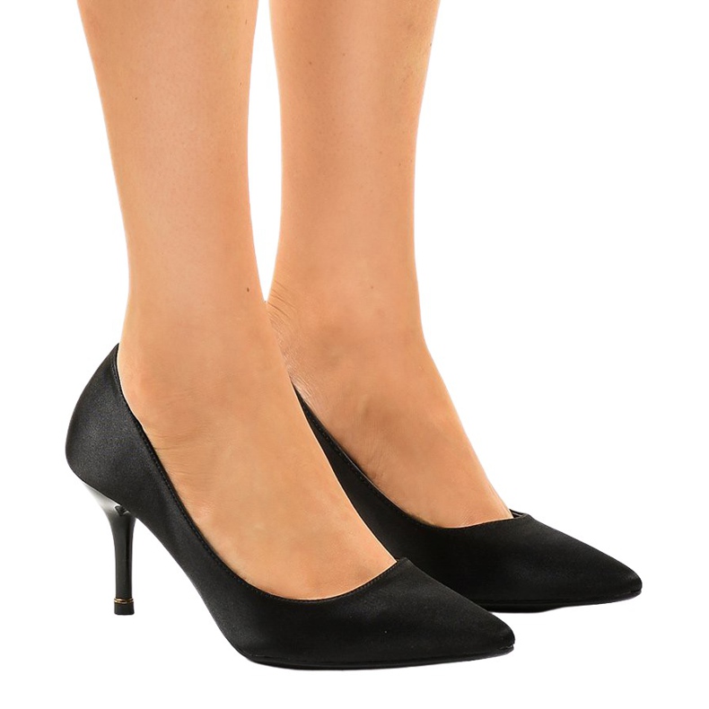 Matalat kantapääpumput 1756-255 musta