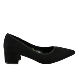 L436 -pylvään mustat mokkanahkat