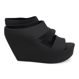 Meliski Open Wedge AE830 musta