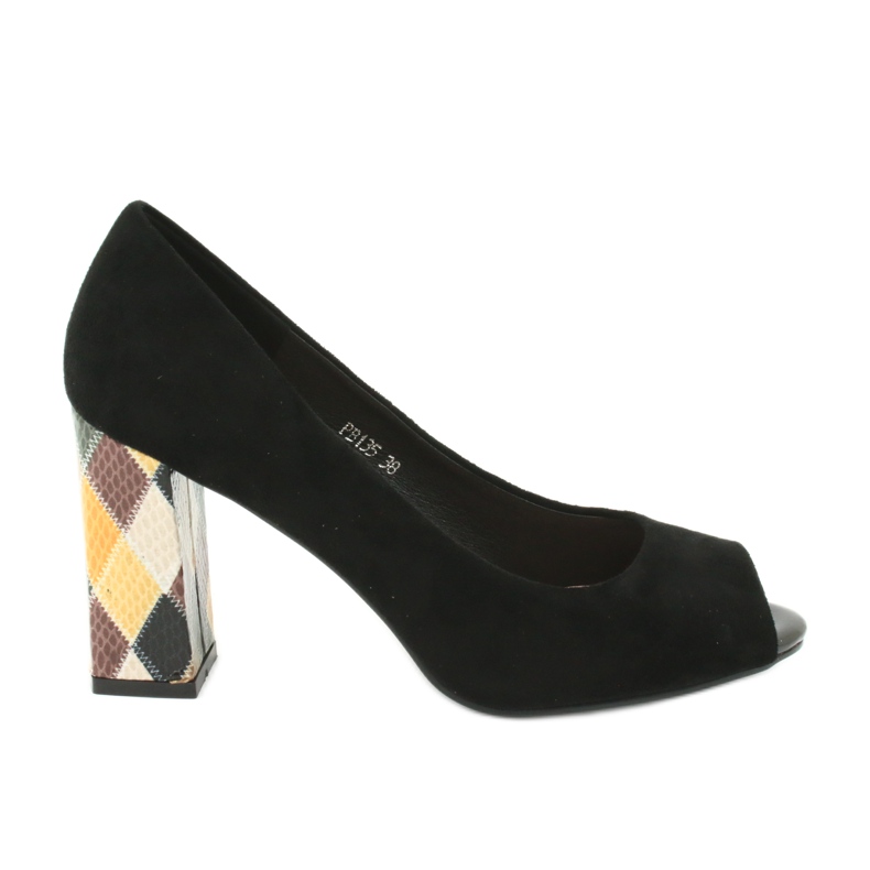 Mokkanahkaiset pumput Sergio Leone PB135 musta