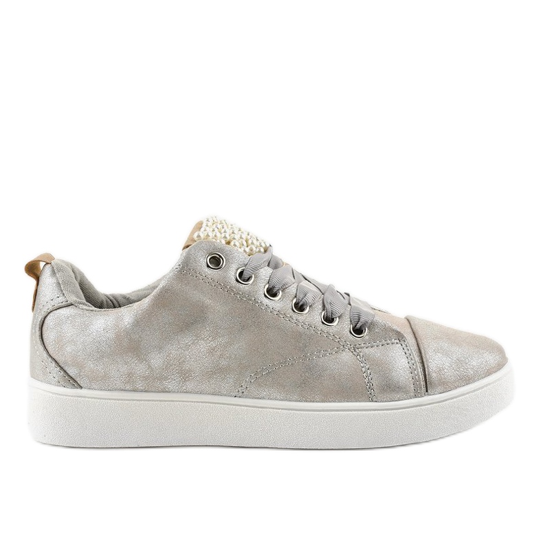 Harmaat lenkkarit, jotka on koristeltu 373-Y helmillä