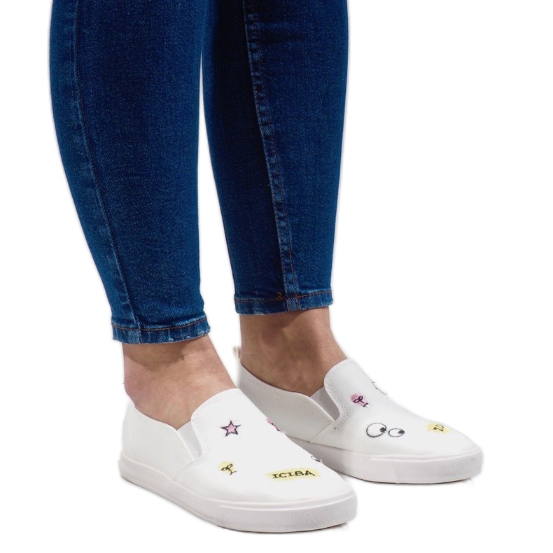 Valkoiset lenkkarit G82-2-tulosteilla valkoinen