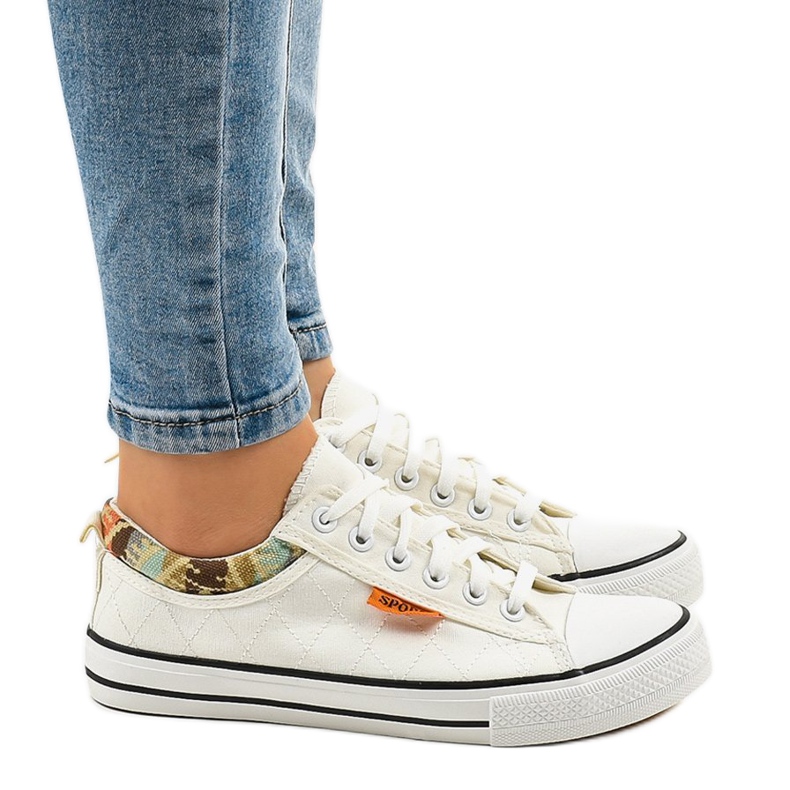 Klassiset valkoiset tennarit W11 valkoinen