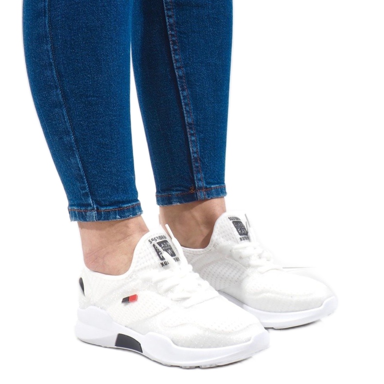 Valkoiset naisten urheilukengät SH801-9-D valkoinen